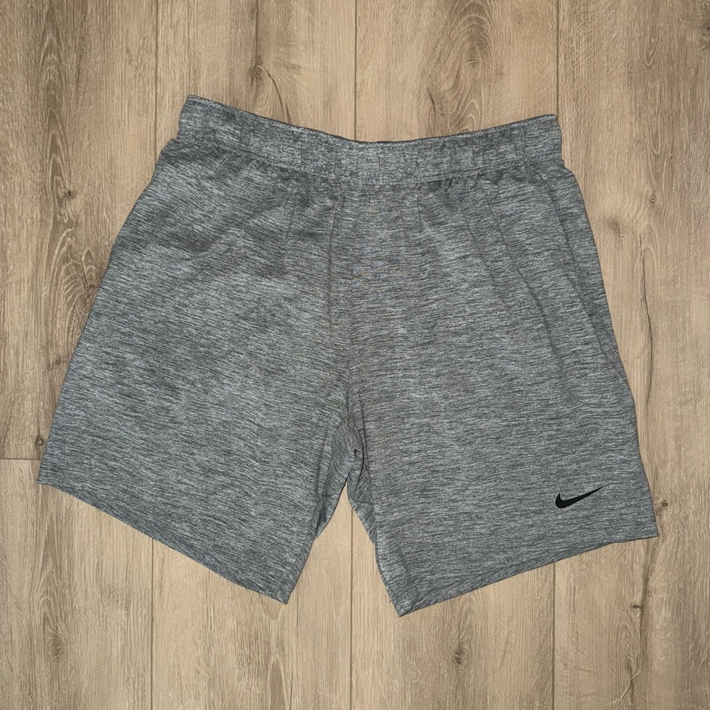Nike Dri-Fit Yoga shorts men’s XL NWOT